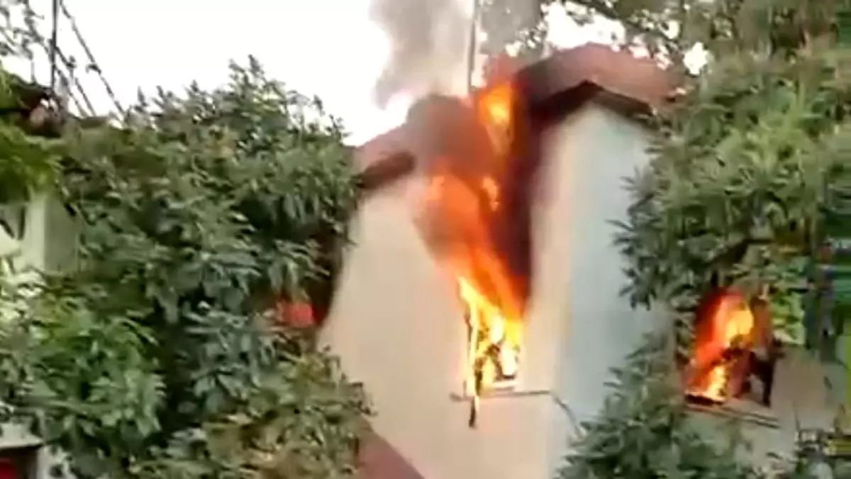 Mersin'de yangın faciası: Bir kadın yanarak can verdi