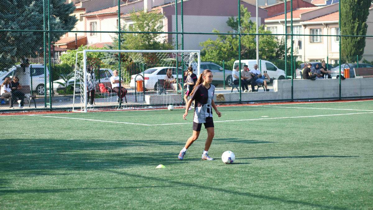 ABB’den ücretsiz kız futbol okulu