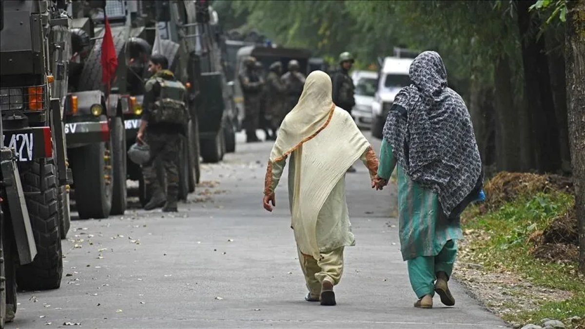 Hindistan Müslümanları zorla sınır dışı etti
