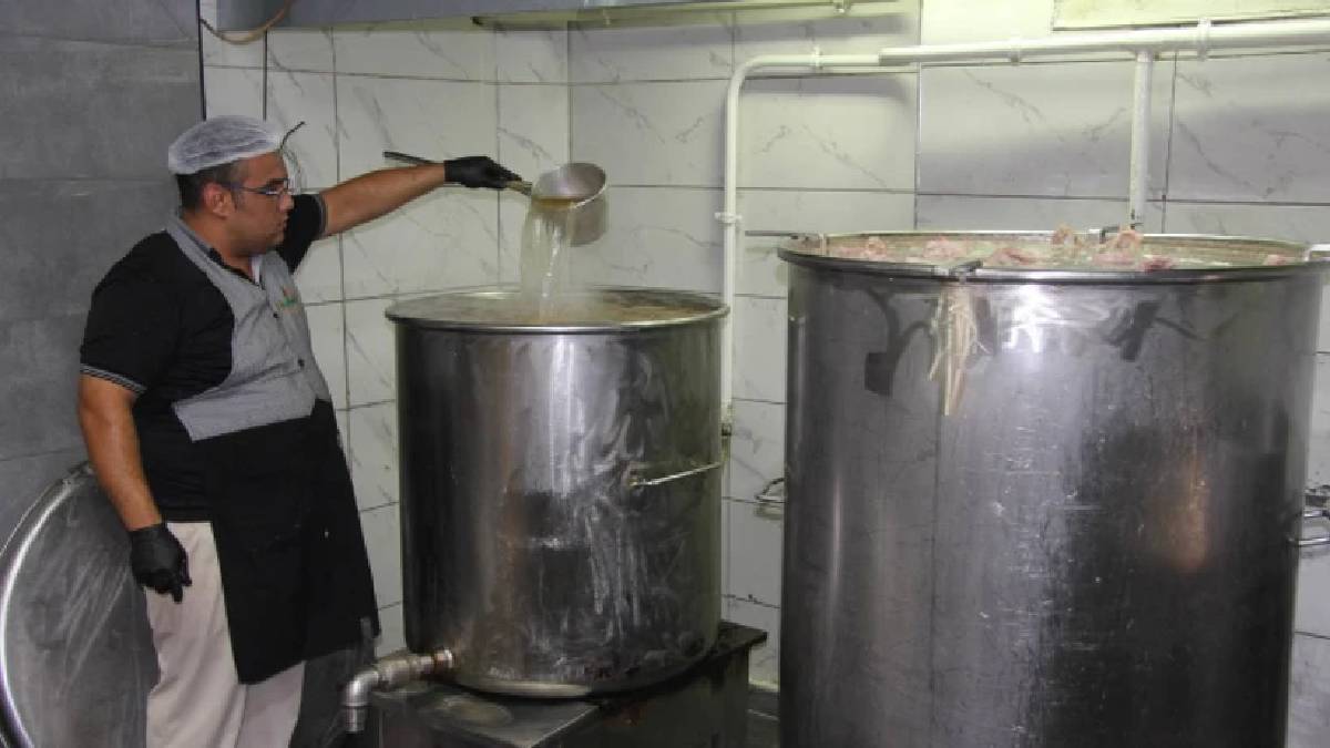 12 saatlik yapımın ardından tabakla buluşuyor! Geleneksel lezzet yolculuğu: Her kaşığından şifa damlıyor