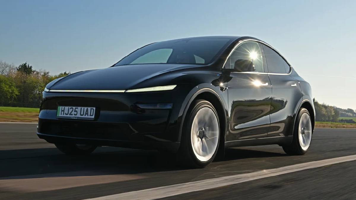 Tesla'dan bir iyi, bir kötü haber! Model Y fiyatları açıklandı: Standart modele dev zam, uzun menzile indirim şoku!