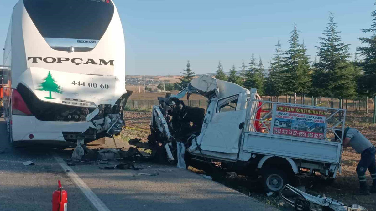 Kaza yerine gidenler de kaza yaptı: 2 ölü, çok sayıda yaralı var