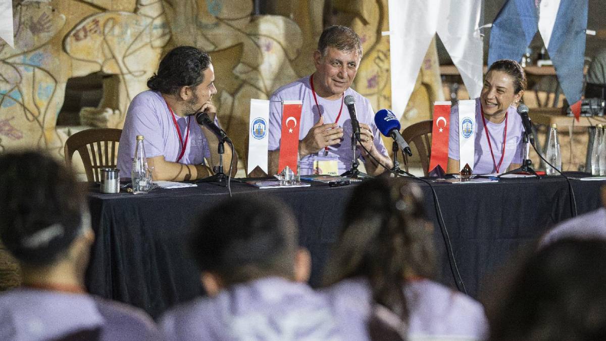 Gençler sordu Başkan Tugay yanıtladı