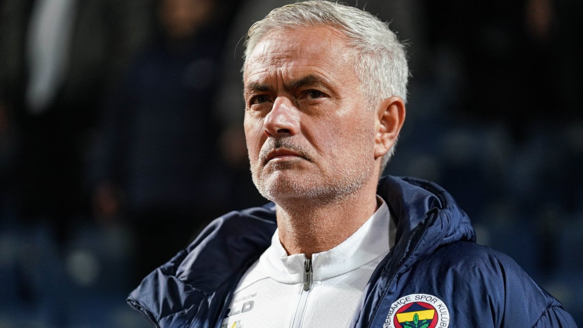 Mourinho'dan Fenerbahçe'de deprem etkisi! 4 yıldız için "Satılabilir" raporu verdi, menajerlere haber gitti!