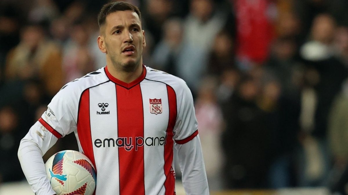 Rey Manaj, Sivasspor'dan ayrılıyor: İşte Arnavut golcünün yeni takımı