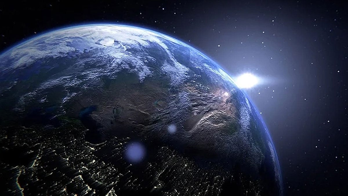 NASA'nın Gizemli Cisimleri: Uzay Gemisi Mi, Yoksa Kasım'da Dünyaya Saldırı mı?