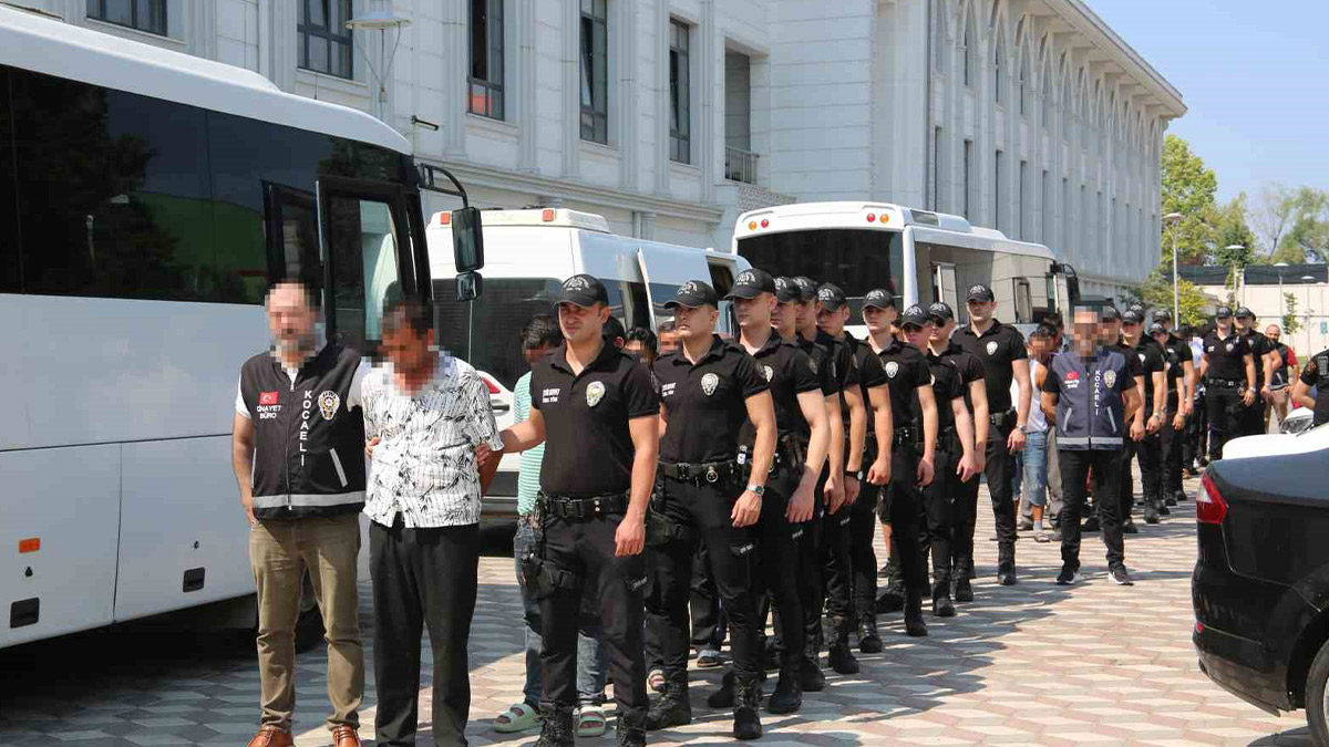 İzmit'te sokakta silahlar ve demir sopalar konuştu: 1 kişi hayatını kaybetti