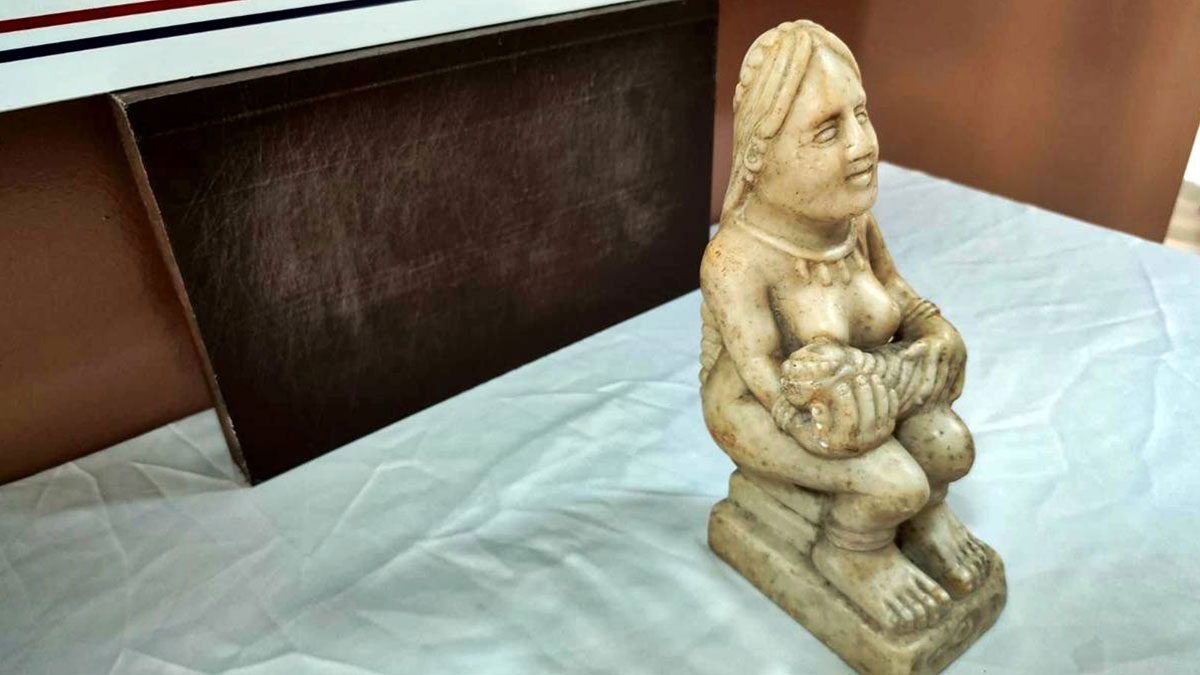 Satılmaya çalışırken ele geçirildi: Tam 1700 yaşında! Jandarmanın ele geçirdiği heykel herkesi şaşırttı