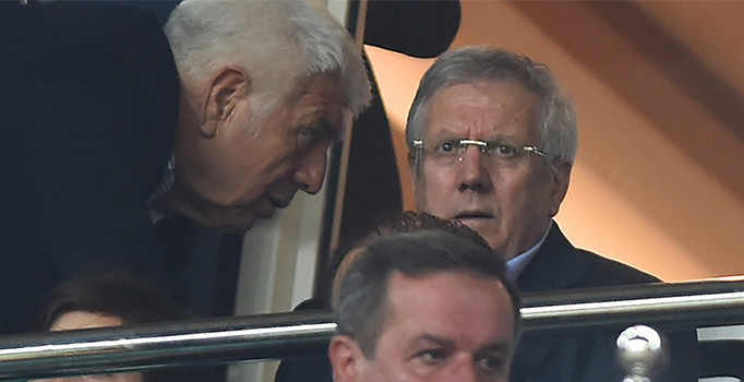 Kadıköy'de Aziz Yıldırım'a şok protesto!