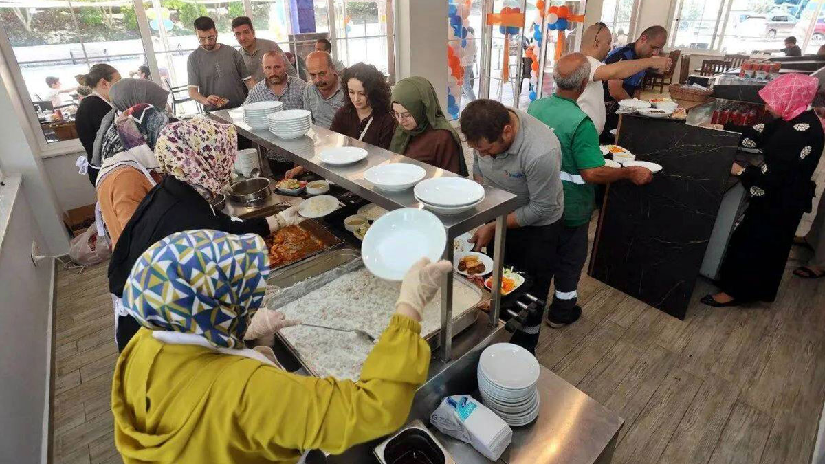 Can Sofrası kapılarını açtı: 90 TL'ye 4 çeşit yemek! Lezzet ve ekonomi bir arada