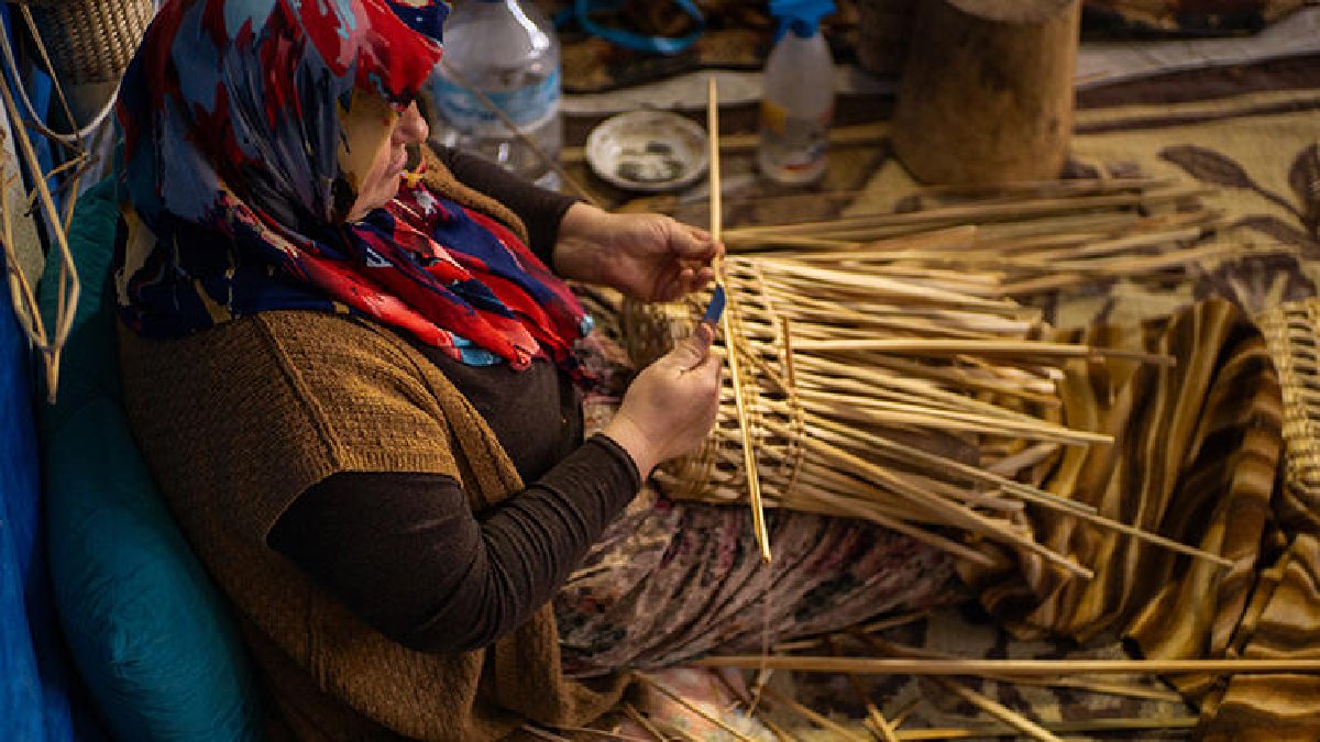 Bir köyün geçim kaynağı oluyor, günde yalnızca 3 tane yapılıyor! Türkiye’nin dört bir yanına gönderiliyor