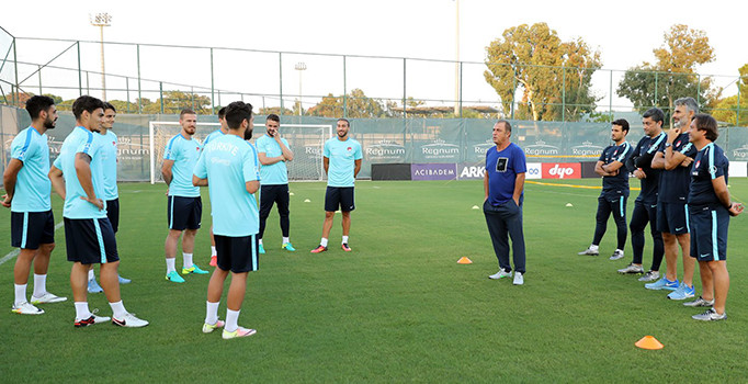 A Milli Futbol Takımı, Rusya maçı hazırlıklarına başladı