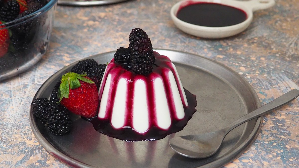 Bunun için İtalya’ya gitmenize gerek yok! Hem basit hem de çok lezzetli: İşte enfes Panna Cotta tarifi…