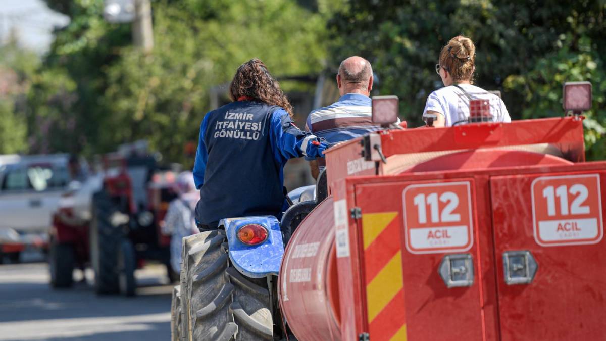İzmirli baba ve kızı yangınlara karşı omuz omuza mücadele ediyor