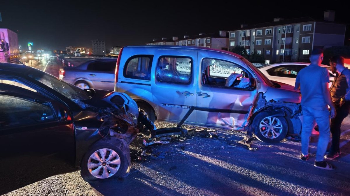 6 Ayda 313 bin trafik kazası: En sık görülen kaza türü 'yandan çarpma'