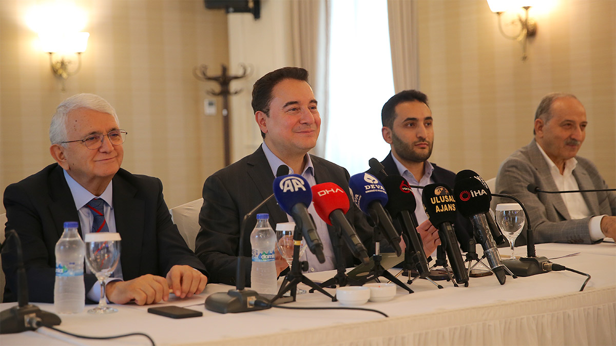 Babacan'dan 'Terörsüz Türkiye' süreci için koşulsuz yeşil ışık: Yüzde 5 ihtimalle bile başarılı olsa destekleriz