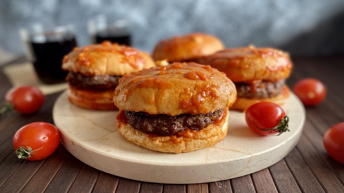 Sokak lezzetleri evinize taşınıyor! Dışarda 1 tane fiyatına evde 5 tane yapın! Hem lezzetli hem de ekonomik