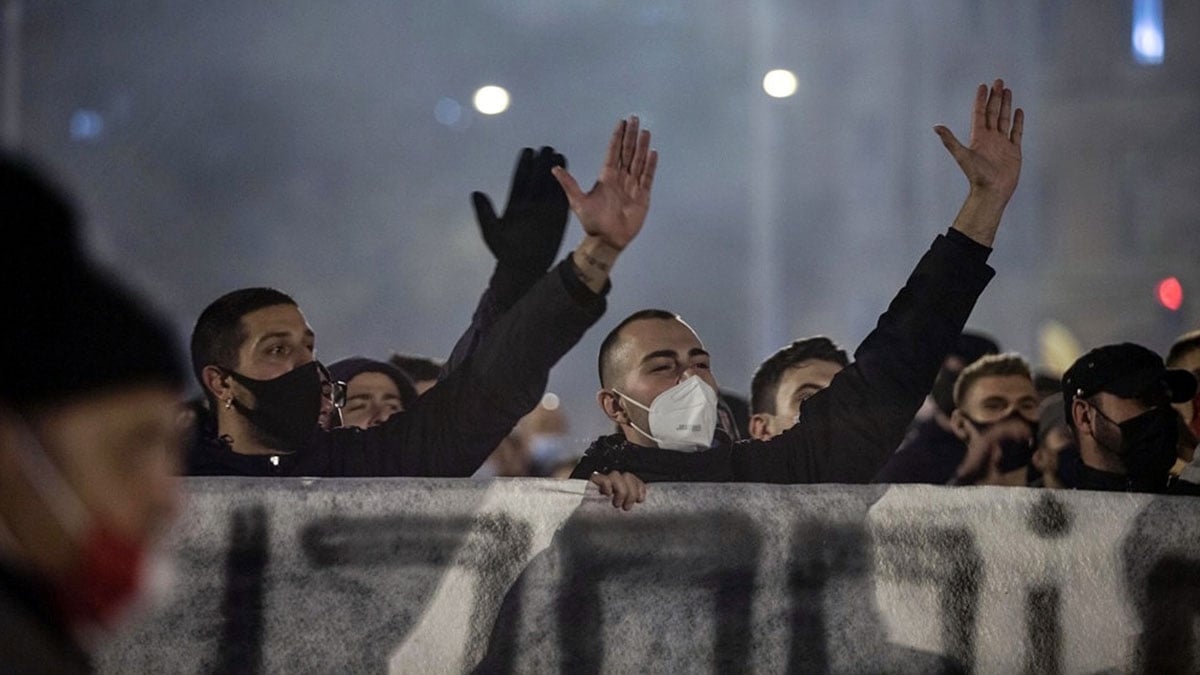 Gençlikten demokrasiye uyarı: Endişe verici eğilimler ortaya çıktı! Ekonomik endişeler etkili