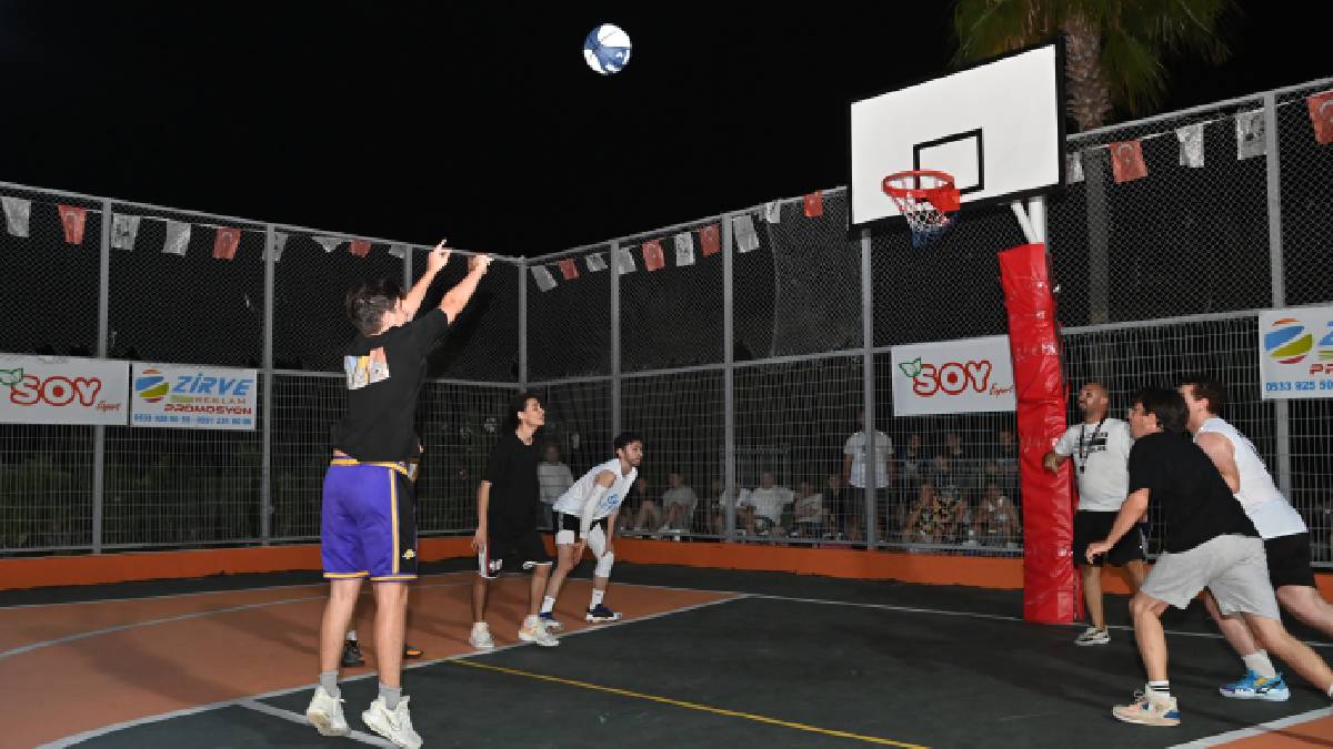 Kumluca’da 3x3 Sokak Basketbolu Turnuvası başladı