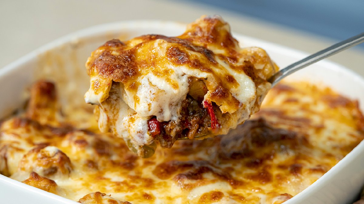 Üzeri nar gibi kızarıyor, lezzeti benzersiz oluyor! Tadı damağınızda kalacak, misafirler bir tabak daha alacak