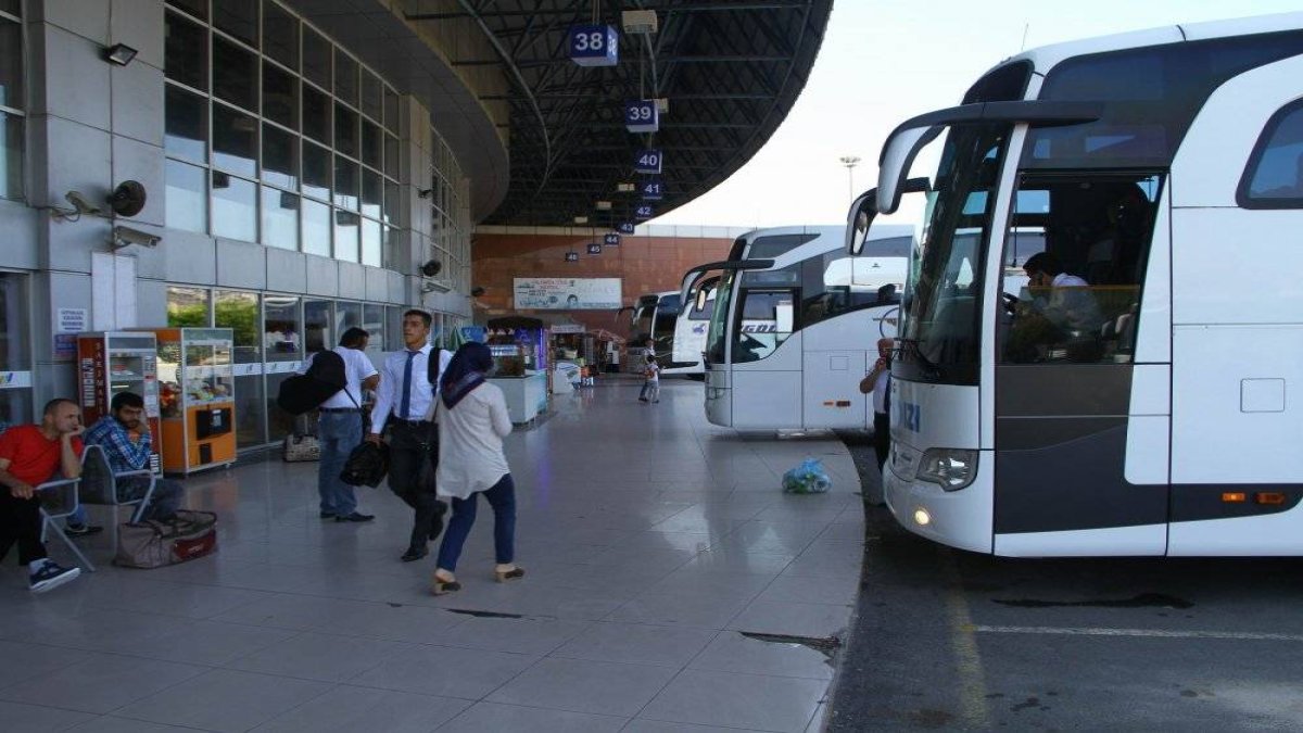 Otobüs sektöründe sessiz yaz: Akaryakıt maliyetleri bilet fiyatlarını uçurdu, sefer sayıları yüzde 25 azaldı