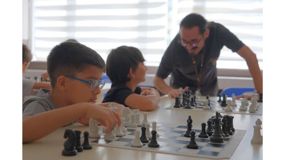 Aydın’da çocuklar satrançla düşünmeyi öğreniyor