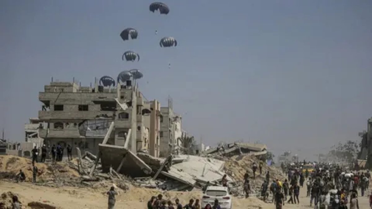 Gazze hükümeti: Paraşütle gelen yardımlar İsrail bölgelerine düştü