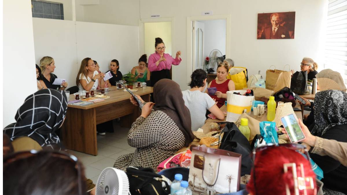 Karşıyaka’da ‘Kadın Gücü’ mahalle mahalle yayılıyor