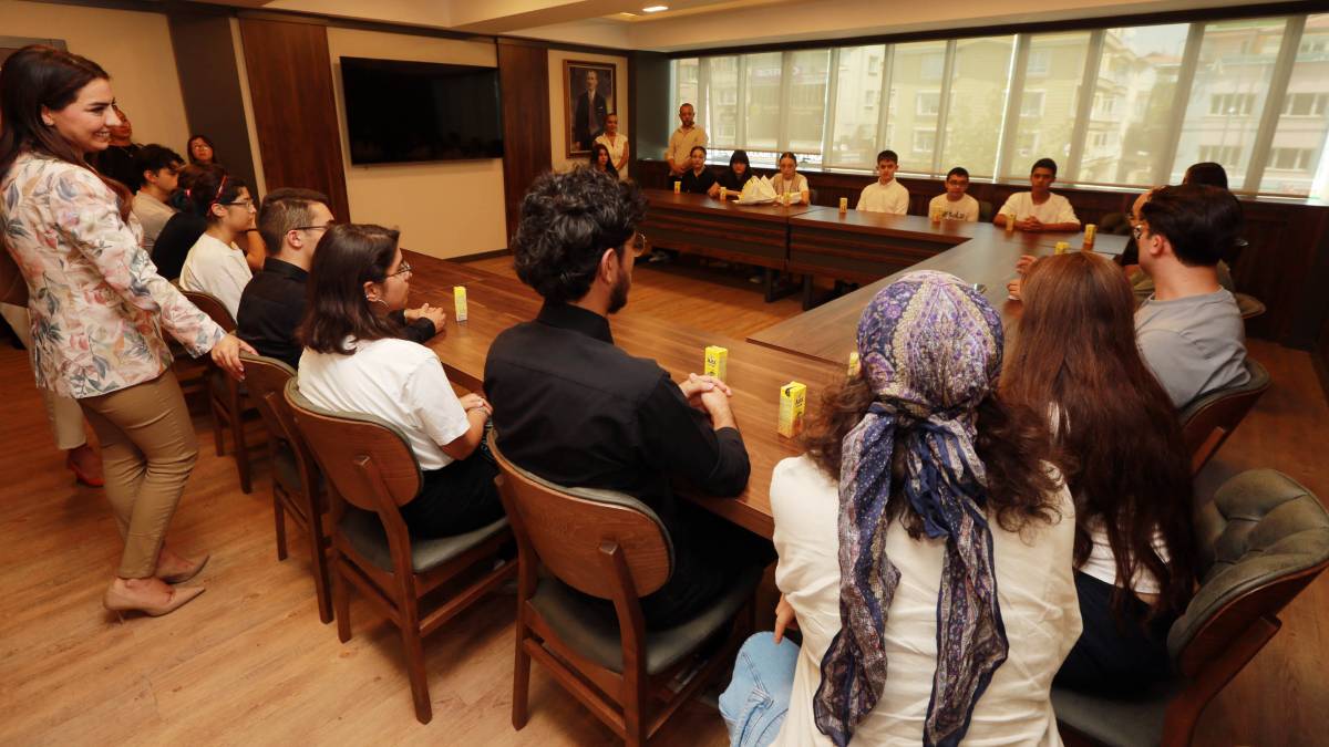 Yenimahalle’nin aydınlık geleceği Yaşar’ı ziyaret etti