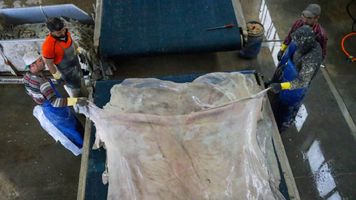 İklim değişti, taleplisi azaldı! Türkiye’nin dört bir yanından toplanıyor, tek tek işleniyor! Ceket, mont, pantolon…