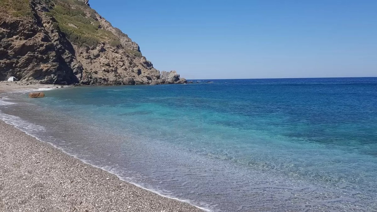 Çeşme'ye elveda! İzmir'in gizli cenneti Gönsüz Koyu keşfedildi: Telefon bile çekmiyor, tam kafa dinlemece!