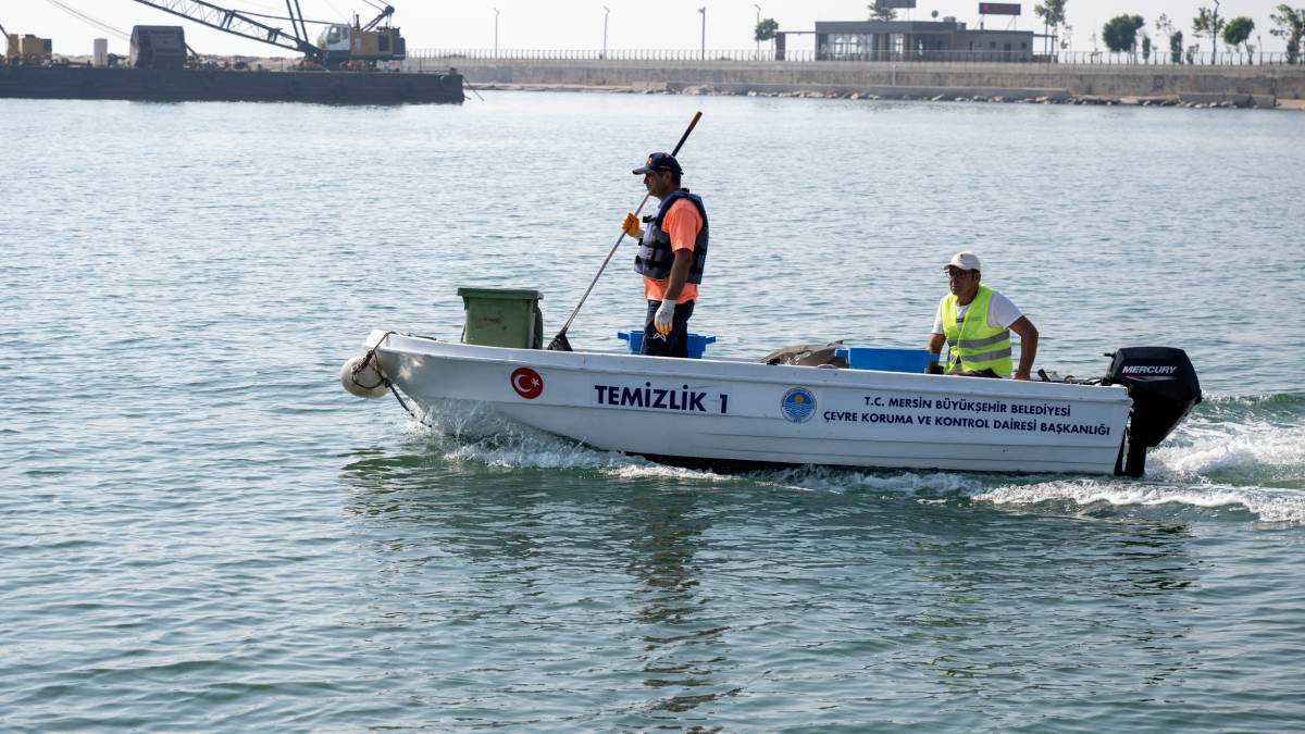 Büyükşehir Mersin’in mavisi için 7/24 nöbette