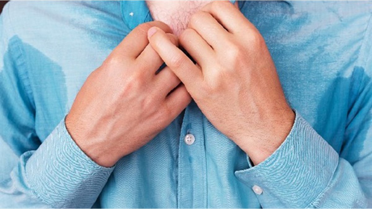 Terli kıyafetlerle gezmek cildinizi görünmez bir tehlikeye atıyor: Uzmanlardan şok uyarılar!