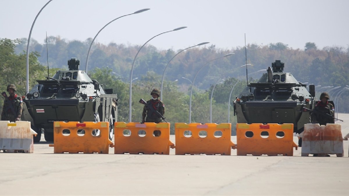 Myanmar'da cunta OHAL’i yıllar sonra kaldırdı