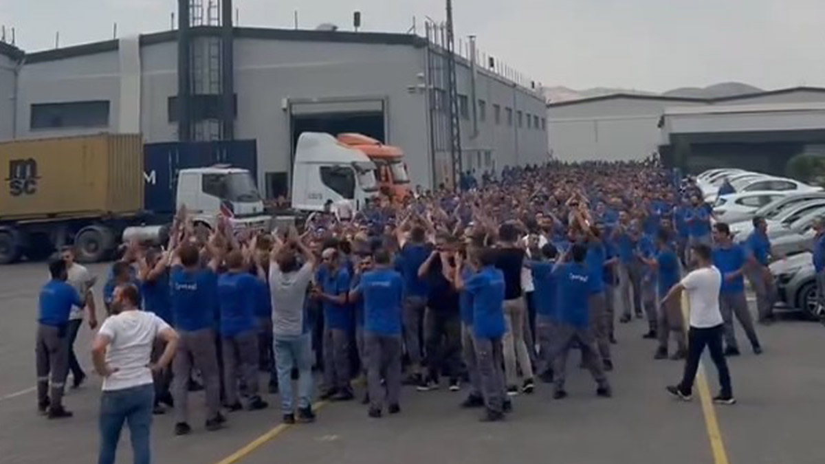 Kayseri'de Yataş işçileri greve çıktı: İnsanca bir ücret ve iş güvenliği...
