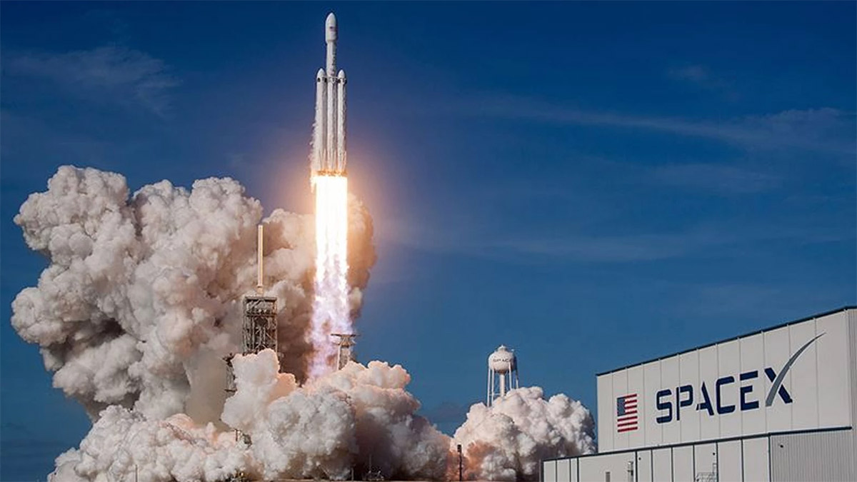 SpaceX'in insanlı uzay uçuşu yarın fırlatılıyor