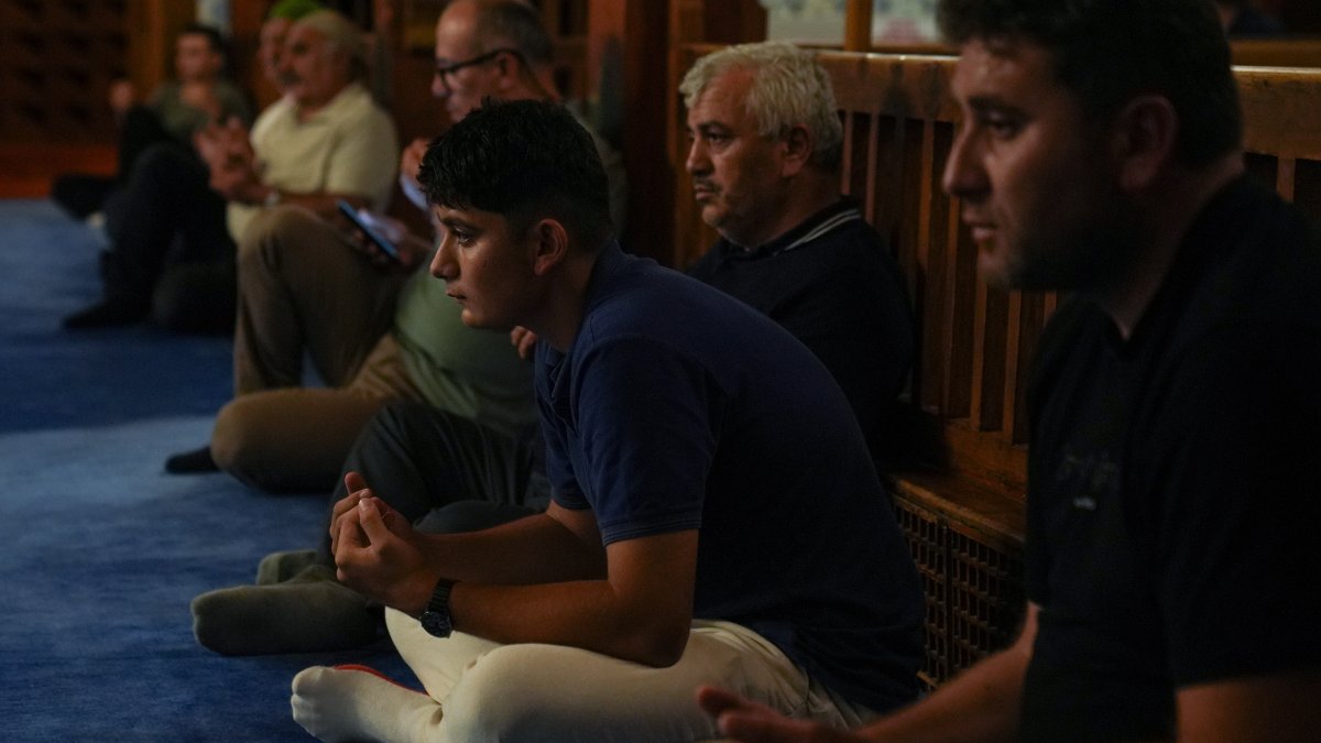 90 bin cami tek yürek oldu: Yangınlar, kuraklık ve şehitler için dualar edildi