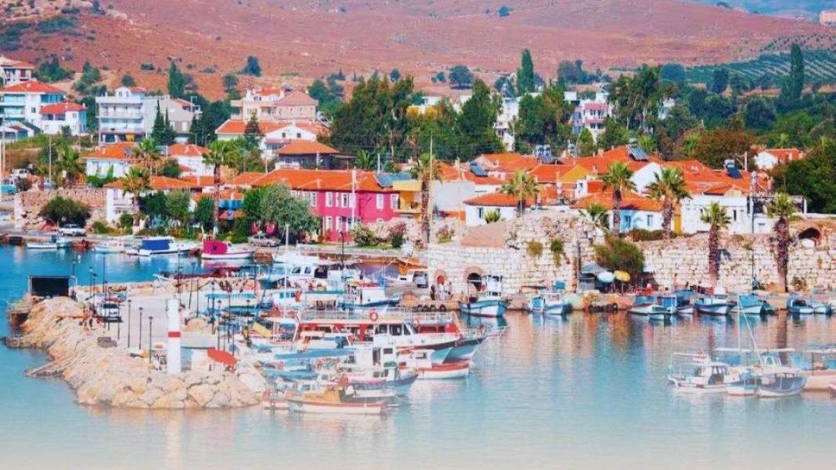 İzmir'in Kalabalığından bıkana öneri: O ilçede hayat yavaşlıyor! Tarihi kaleden antik kente  kadar her şey var