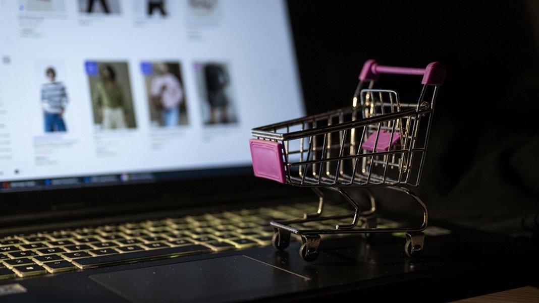 Online ticaret açığında rekor artış: 6 ayda 71 milyar TL