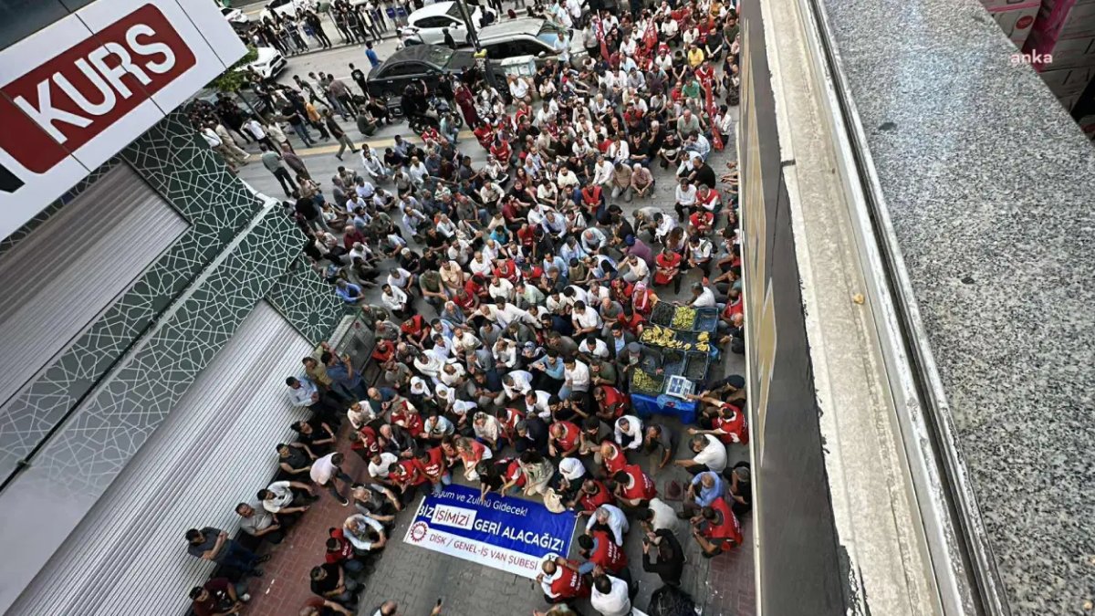 Van’da kayyum protestosu: 223 işçinin işten çıkarılmasına tepki büyüyor