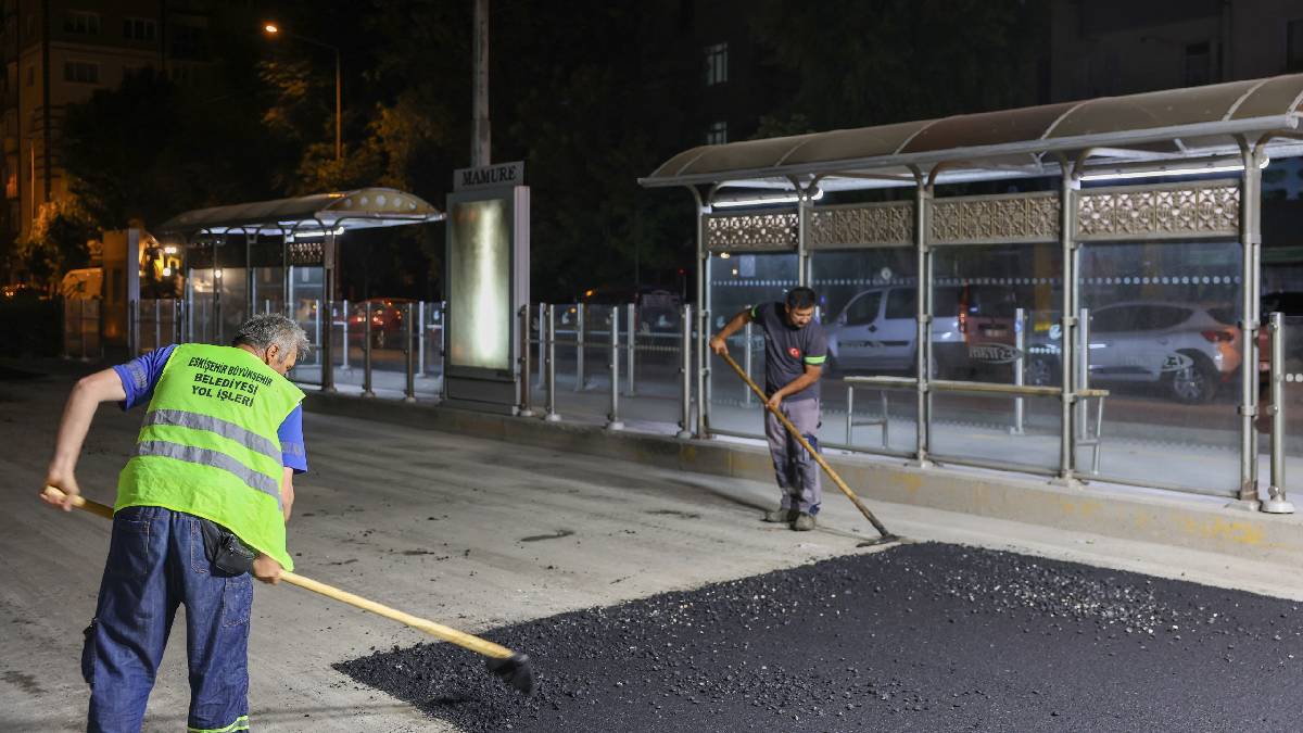 Eskişehir’de yol çalışmaları gece-gündüz devam ediyor