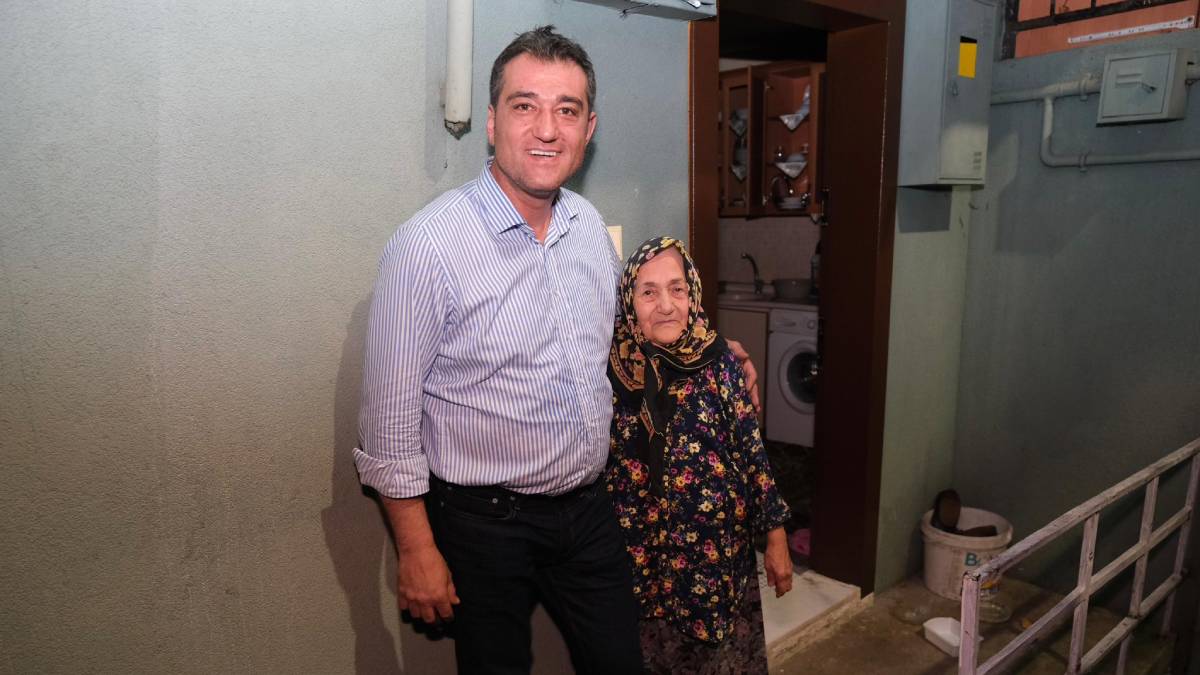 Giresun Belediye Başkanı Köse, Ayşe teyzeyi evinde ziyaret etti taleplerini dinledi