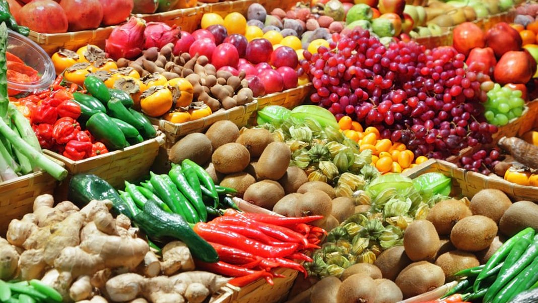 Türkiye’de sofra krizi: Meyve ve sebze artık adetle satılıyor