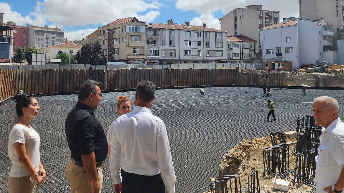 Başkan Sarıkurt, Kemalettin Mahallesi otopark inşaatını inceledi