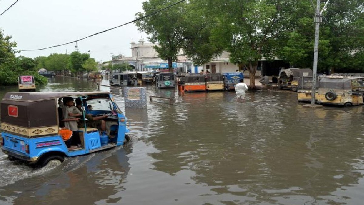 Pakistan’da muson yağmurları felaketi: Can kaybı 299’a çıktı
