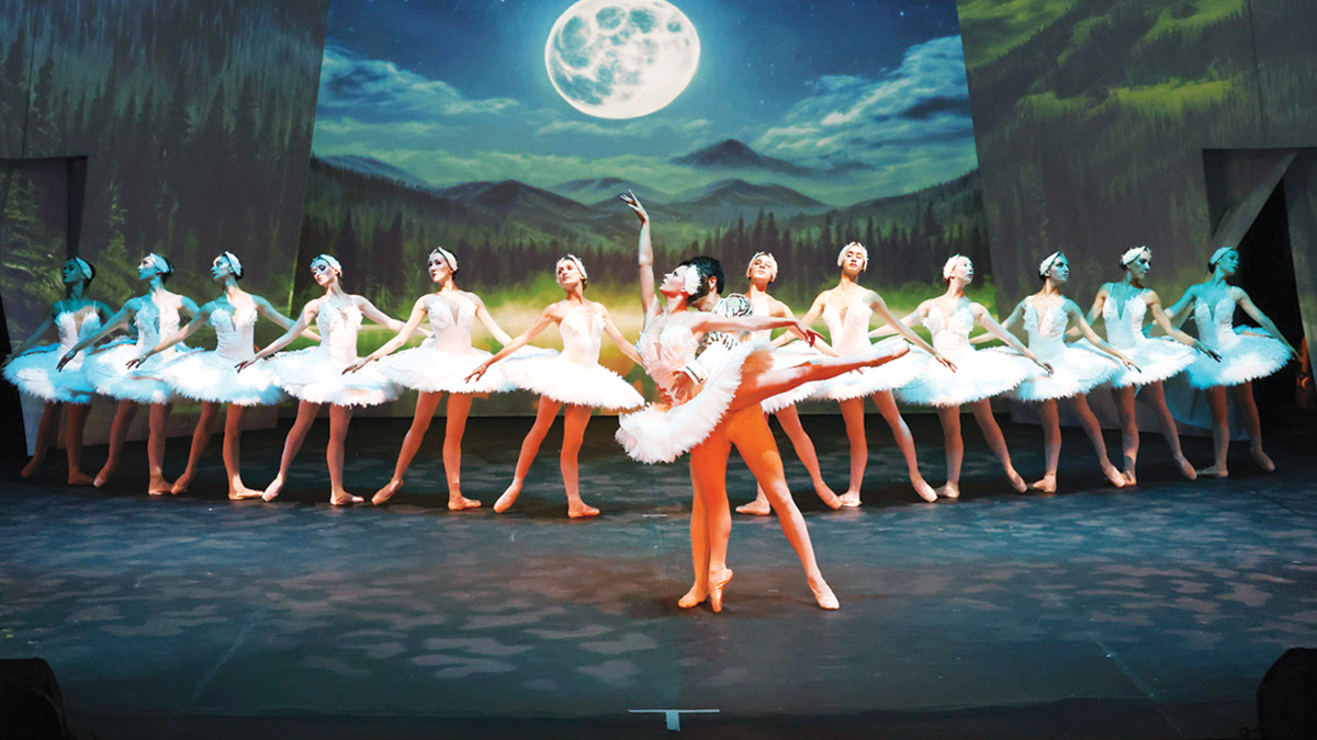 Çaykovski’nin kuğuları Bodrum sularında