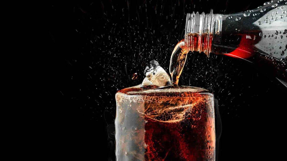 Uzmandan sıcak havalar için uyarı: Kafeinli ve gazlı içeceklerden uzak durun