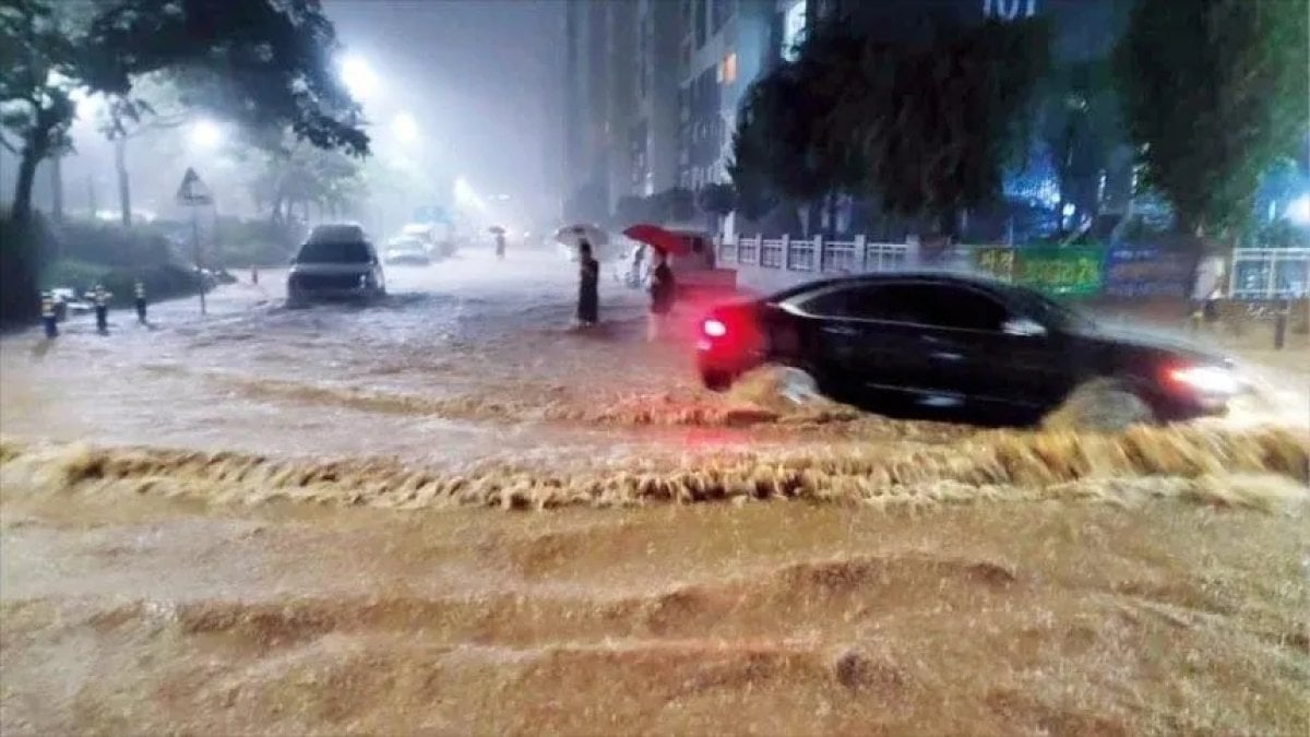 Güney Kore'de yağışlar nedeniyle 2 bin 500 kişi tahliye edildi
