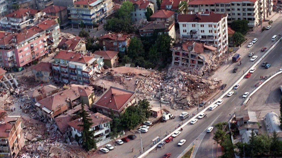İstanbul için acil deprem uyarısı: Korkutan rakamlar konuşuldu!