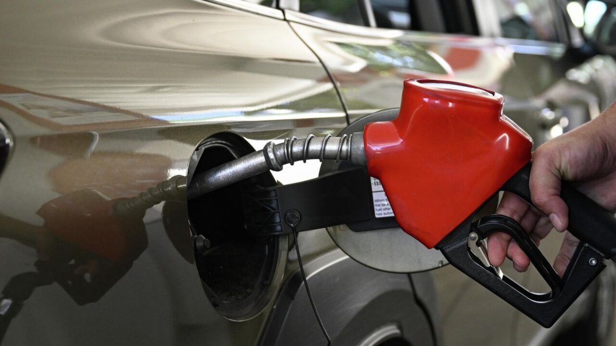 Araç sahiplerine müjde! Motorine bu gece yarısı indirim geliyor: İşte yeni fiyatlar